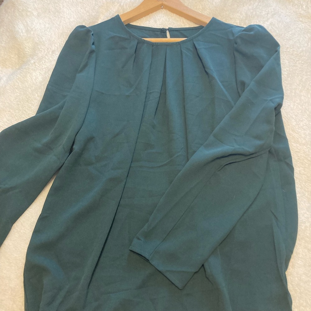 SHEIN blouse. NWOT.  Don’t let this one slip by!